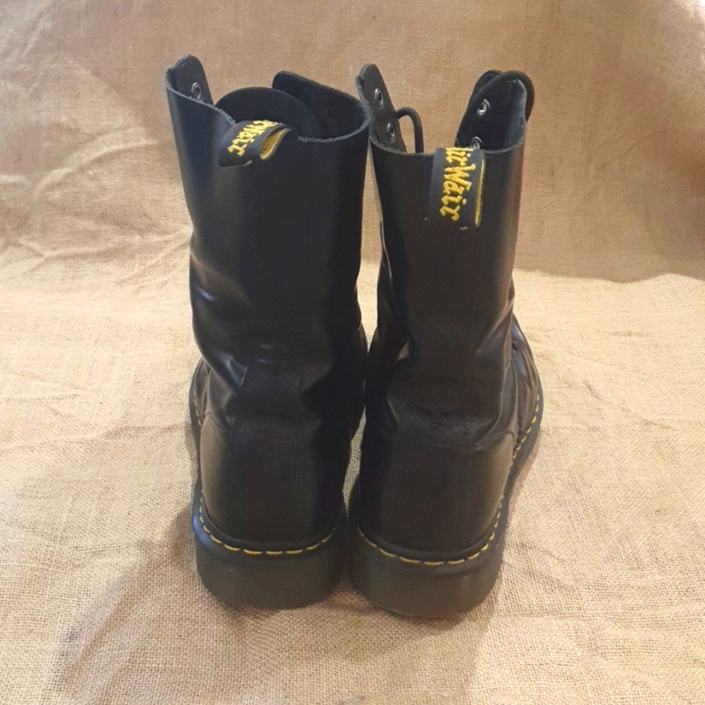 DOC MARTENS SIZE 13 20 Hole Boots - Picture 3 of 5